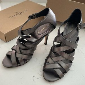COLE HAAN SILVER PEWTER METALLIC HEELS SANDALS 6 like new in box Shayna Gunsmoke